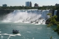 Die American Falls mit Maid of the Mist