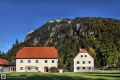 Häuser und Berge in Bayern