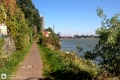 Der Leinpfad am Rhein in Duisburg-Homberg